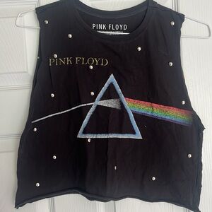 Pink Floyd ‘Dark side of the Moon’ cropped T. Licensed black. Cut off sleeve/hem
